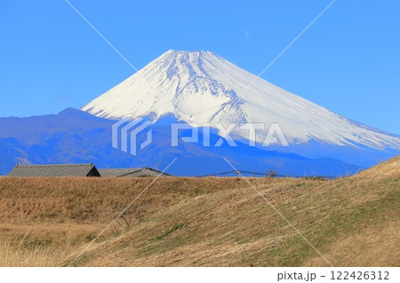 道の駅　伊豆ゲートウェイ函南からの富士山景色 122426312