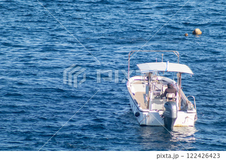 沖縄恩納村にある青の洞窟付近でのシュノーケリング体験 沖縄恩納村にある青の洞窟付近でのシュノーケリング体験 122426423