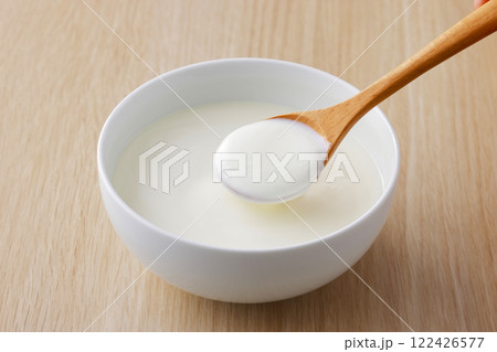 ヨーグルト ヨーグルト 122426577