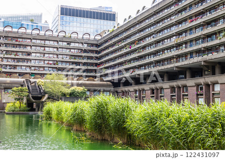 Barbican Centre, London. Brutalist Architecture with Urban Greenery and Water Features 122431097