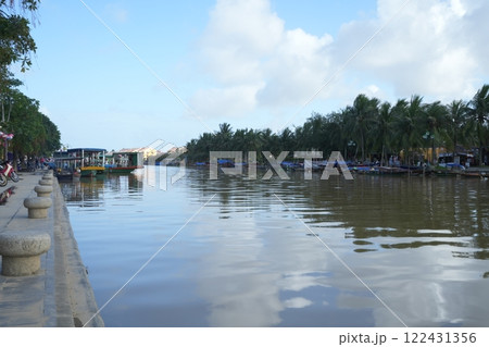 ベトナム ホイアンの街並み ベトナム ホイアンの街並み 122431356