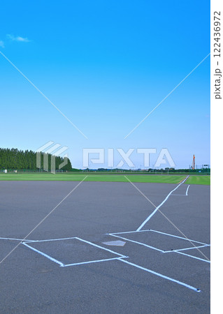 綺麗に整備された草野球場　荒川河川敷　 122436972