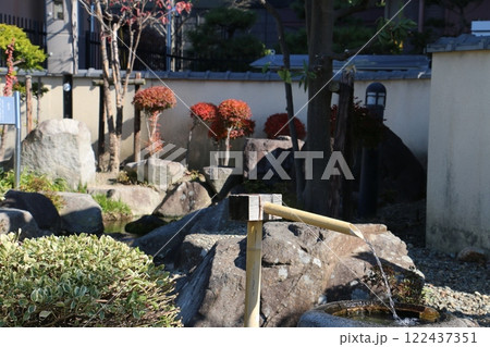 松本を代表する湧水のひとつ源地の水源地井戸 122437351