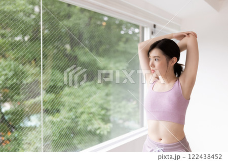 女性のワークアウト 122438452