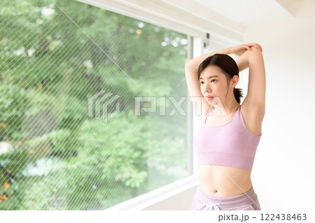 女性のワークアウト 女性のワークアウト 122438463