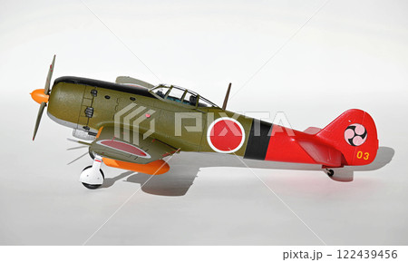 四式戦 疾風、1/72スケール模型、ザ・コクピット「アクリルの棺」 122439456