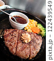 鉄板のハンバーグ 122439549