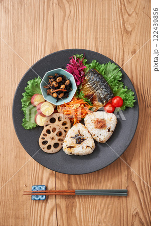 彩り豊かな和食ワンプレート 122439856