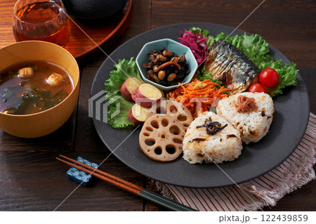 彩り豊かな和食ワンプレート 122439859