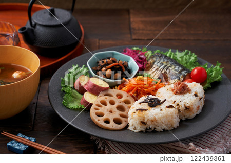 彩り豊かな和食ワンプレート 122439861