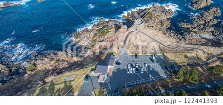 空撮「青森県」ドローンで葦毛崎展望台を撮影・種差海岸 冬 空撮「青森県」ドローンで葦毛崎展望台を撮影・種差海岸 冬 122441393