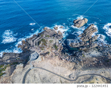 空撮「青森県」ドローンで葦毛崎展望台を撮影・種差海岸　冬 122441451