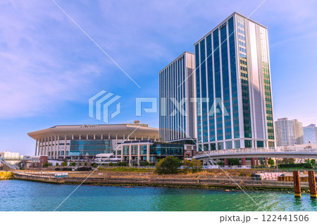 日本の横浜都市景観コロ5年1月15日で国内初感染確認から…賑わうKアリーナなどを望む=令和7年 日本の横浜都市景観コロ5年1月15日で国内初感染確認から…賑わうKアリーナなどを望む=令和7年 122441506