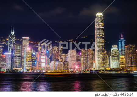 香港　100万ドルの夜景　ビクトリア・ハーバー 122442514