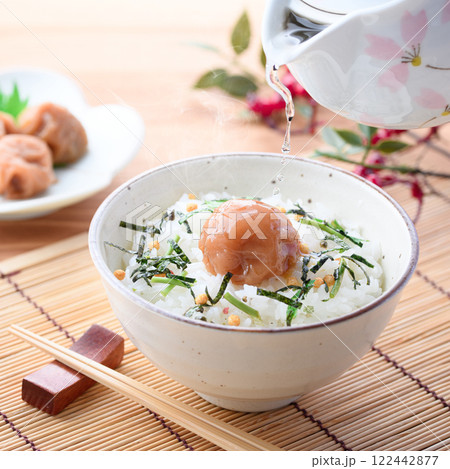 梅干し茶漬け ( 紀州南高梅 はちみつ梅使用 ) 梅干し茶漬け ( 紀州南高梅 はちみつ梅使用 ) 122442877