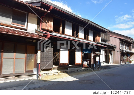 岐阜県恵那市　岩村城下町のいわむら美術の舘（旧柴田家）と町並み 122444757