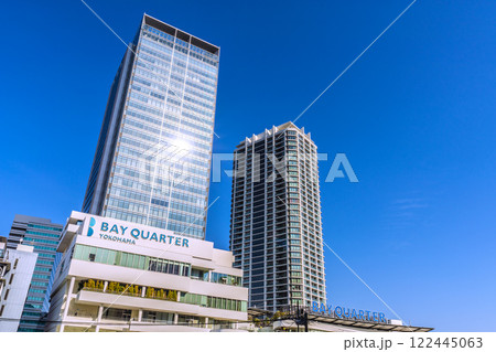 日本の横浜都市景観 横浜ベイクォーターなどを望む＝令和7年1月15日 122445063