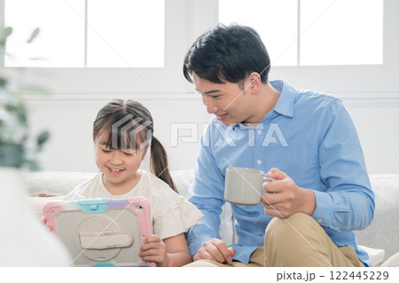 9歳の娘とパパ 9歳の娘とパパ 122445229