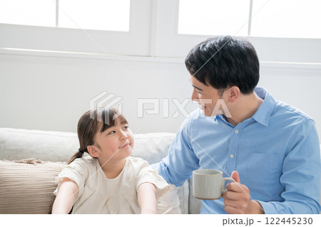 9歳の娘とパパ 9歳の娘とパパ 122445230
