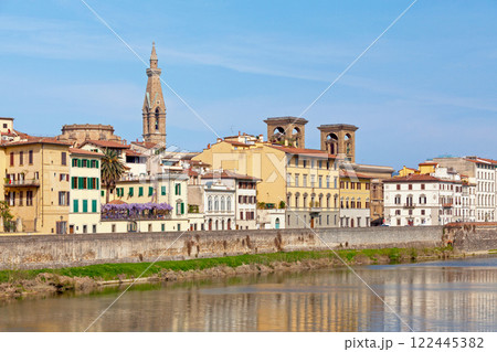 The Arno River flowing through the city of Florence The Arno River flowing through the city of Florence 122445382