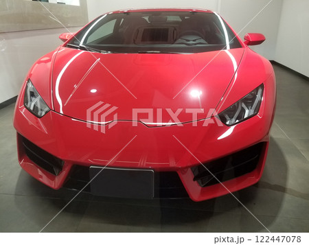 新しく購入した赤いランボルギーニウラカン 新しく購入した赤いランボルギーニウラカン 122447078
