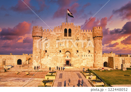 アレキサンドリアのカイト・ベイ要塞の夕景 122448052