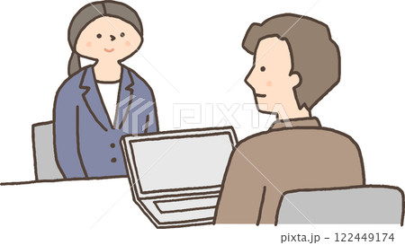 向かい合って会話するスーツ姿の男女 122449174