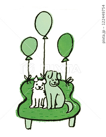風船のついたソファーに座る犬と猫 122449754