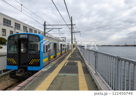 鶴見線　海芝浦駅の風景 122450749
