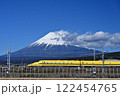 富士山とドクターイエロー 122454765