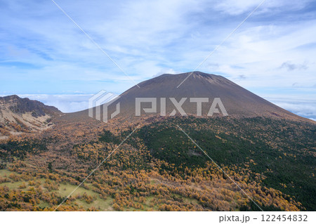 浅間山第一外輪山から見る浅間山 浅間山第一外輪山から見る浅間山 122454832