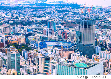 日本の横浜都市景観 横浜スタジアムや関内駅前のベースゲート横浜関内タワーなどを望む=令和7年1月 日本の横浜都市景観 横浜スタジアムや関内駅前のベースゲート横浜関内タワーなどを望む=令和7年1月 122456110