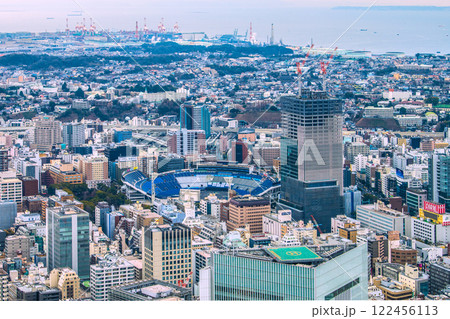 日本の横浜都市景観 横浜スタジアムや関内駅前のベースゲート横浜関内タワーなどを望む=令和7年1月 日本の横浜都市景観 横浜スタジアムや関内駅前のベースゲート横浜関内タワーなどを望む=令和7年1月 122456113