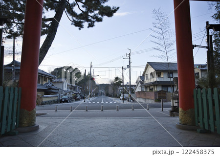 今宮神社　楼門から望む今宮門前通り2 122458375