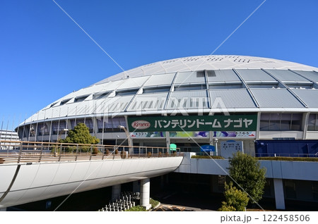 バンテリンドームナゴヤ（愛知県名古屋市東区）へ向かう通路 122458506