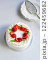 サントノーレ絞りのショートケーキ 122459682