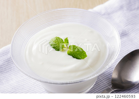 ヨーグルト 122460593