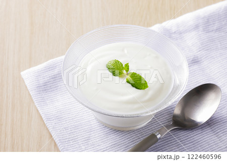 ヨーグルト 122460596