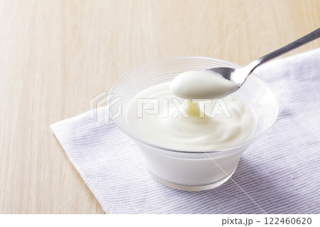 ヨーグルト ヨーグルト 122460620