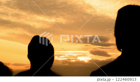 夕焼けを望む 夕焼けを望む 122460913
