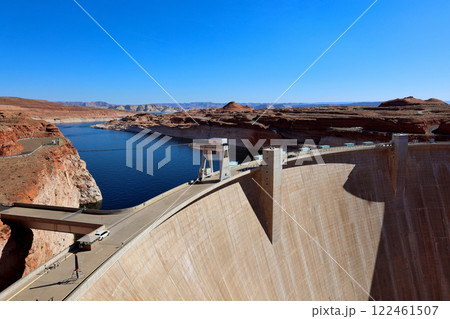 グレンキャニオンダム　アメリカ　アリゾナ州 122461507