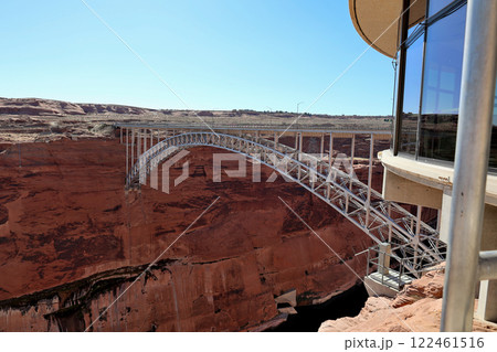 グレンキャニオンダム橋　アメリカ　アリゾナ州 122461516