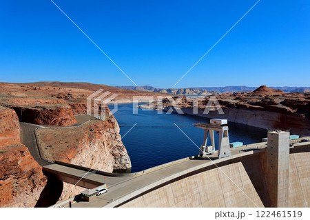 グレンキャニオンダム　アメリカ　アリゾナ州 122461519