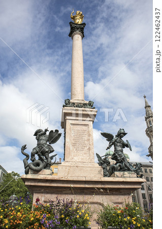Marian column at Marienplatz, pedestrian zone in Munich, Bavaria, Germany Marian column at Marienplatz, pedestrian zone in Munich, Bavaria, Germany 122462437