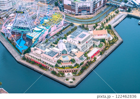 日本の横浜都市景観　アニヴェルセルみなとみらい横浜などを望む＝令和7年1月19日 122462836