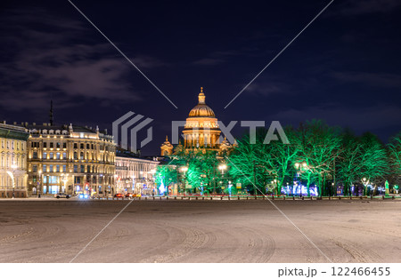 St. Isaac's Cathedral. Night St. Petersburg. Winter holidays in St. Petersburg. St. Isaac's Cathedral on the background of the night sky. 122466455
