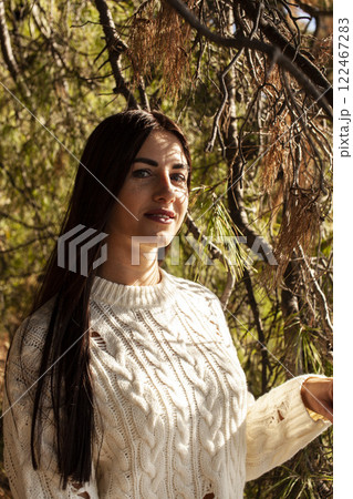 young pretty brunette woman on sea coast, lifestyle people concept 122467283