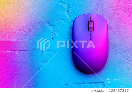 Colorful Computer Mouse on Vibrant Abstract...のイラスト素材 [122467857] - PIXTA