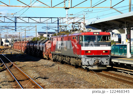 終焉が近づく伝統の貨物列車『安中貨物』 ～電気機関車EH500牽引 122468345