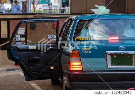 客待ちのタクシー 客待ちのタクシー 122468549